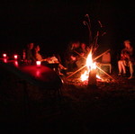 am lagerfeuer im garten...