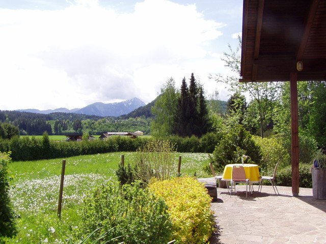 terrasse mit blick auf hochobir